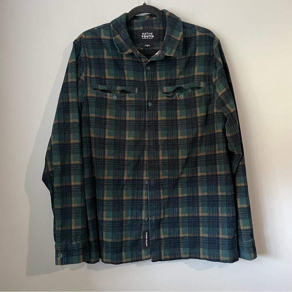 Native YOUTH corduroy button down shirt size medium